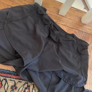 Black lulu shorts size 6!